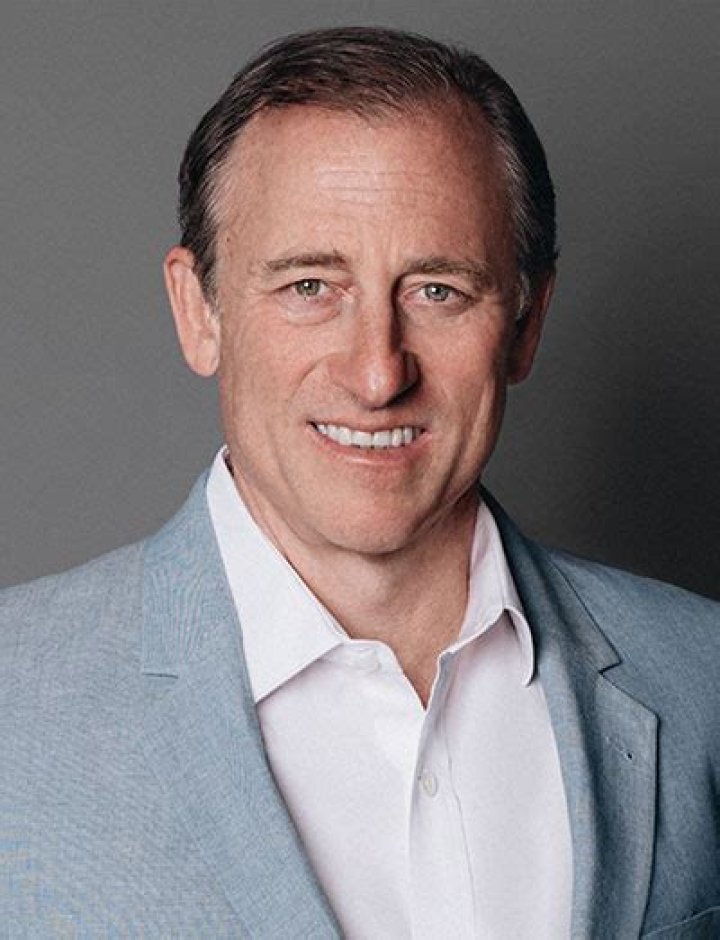 
Is Josh Harris Married to Wife? Or Dating a Girlfriend? 