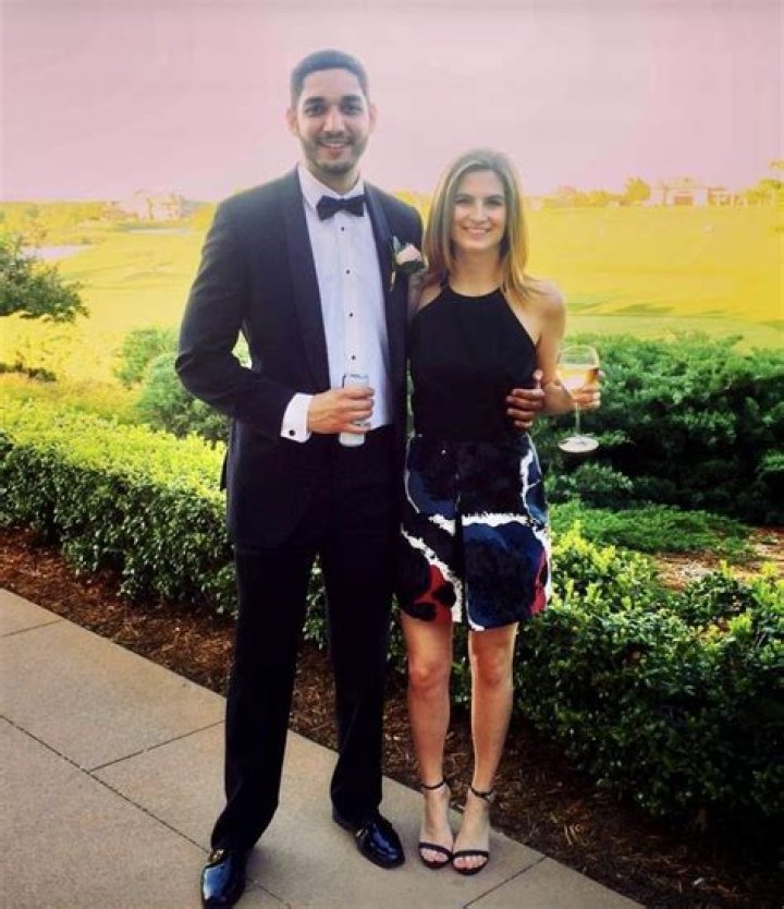 
Is Kaitlyn Bristowe Still Engaged? Kaitlyn Bristowe Husband, Family, Age, Height, Net Worth, Instagram, And More 