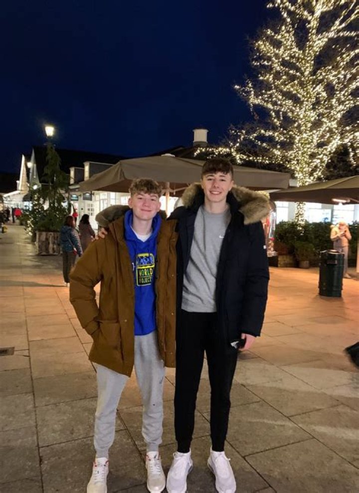 Is Keir Gilchrist Related To Evan Peters? – Celebrity