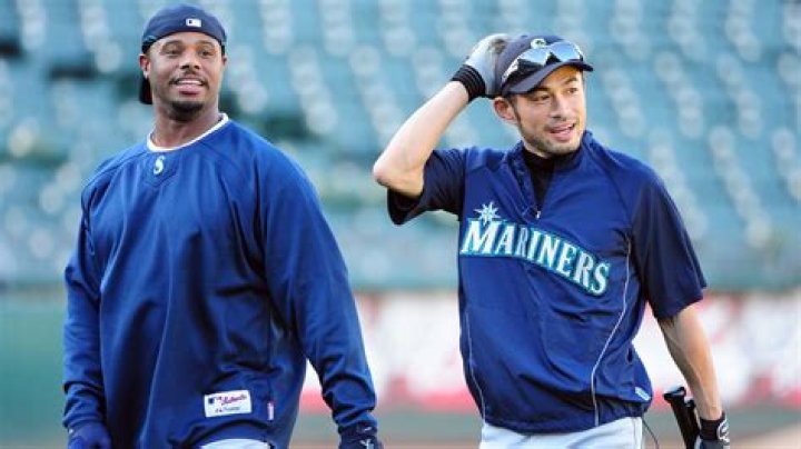 Is Ken Griffey Jr still playing?