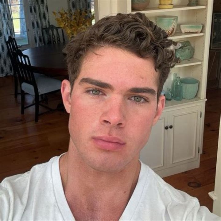 
Is Nick Austin Married? His Bio, Age, TikTok, Height, Girlfriend and Parents 