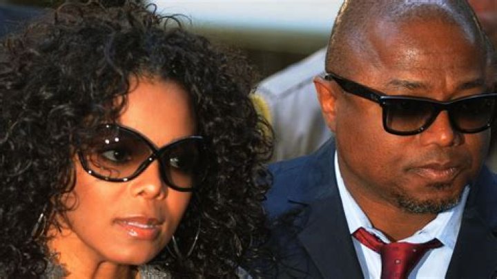 Is Randy Jackson from American Idol related to Janet Jackson?