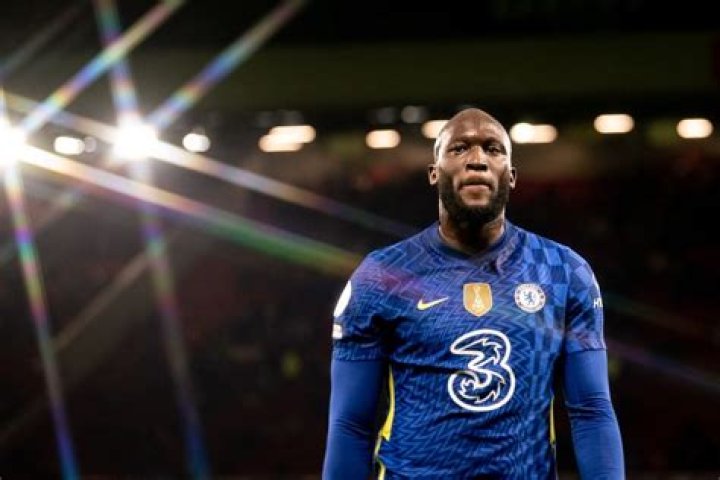 
Is Romelu Lukaku Married to Wife? Or Dating a Girlfriend? 