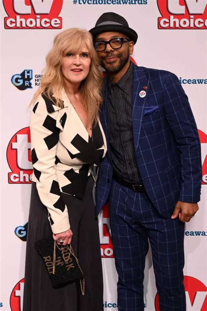 
Is Siobhan Hewlett Married? Romantic Life Of The Lost Girls Actress 