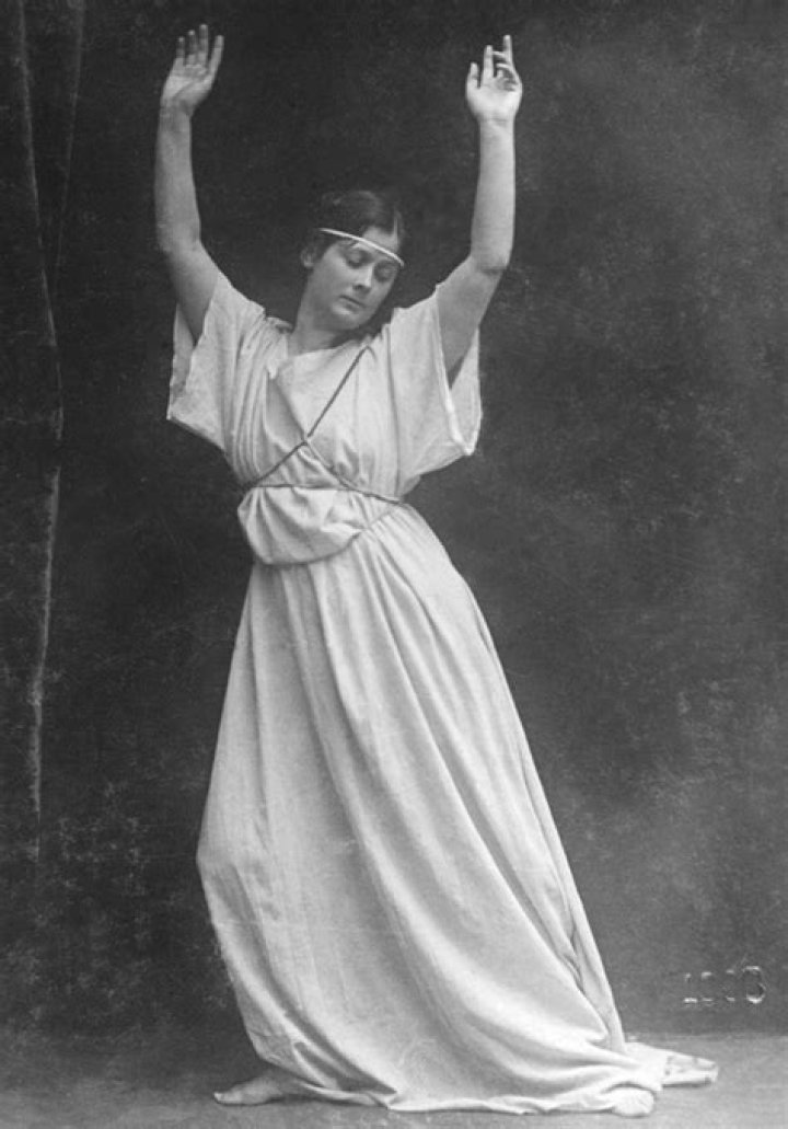 Isadora Duncan Biography - Facts, Childhood, Family Life & Achievements