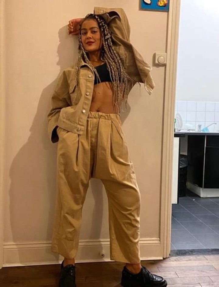 Izuka Hoyle Height Weight Body Measurements Shoe Size Statistics