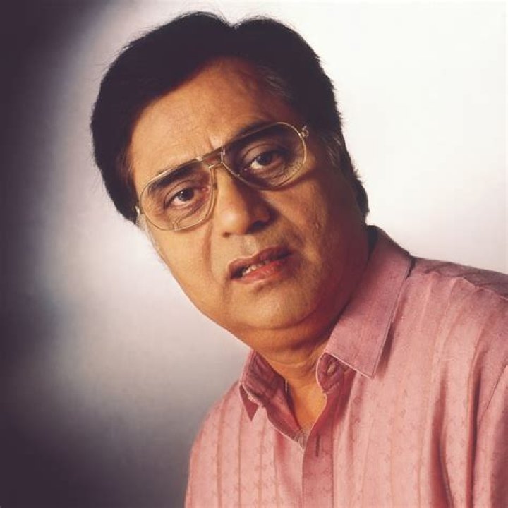 Jagjit Singh Biography - Childhood, Life Achievements & Timeline