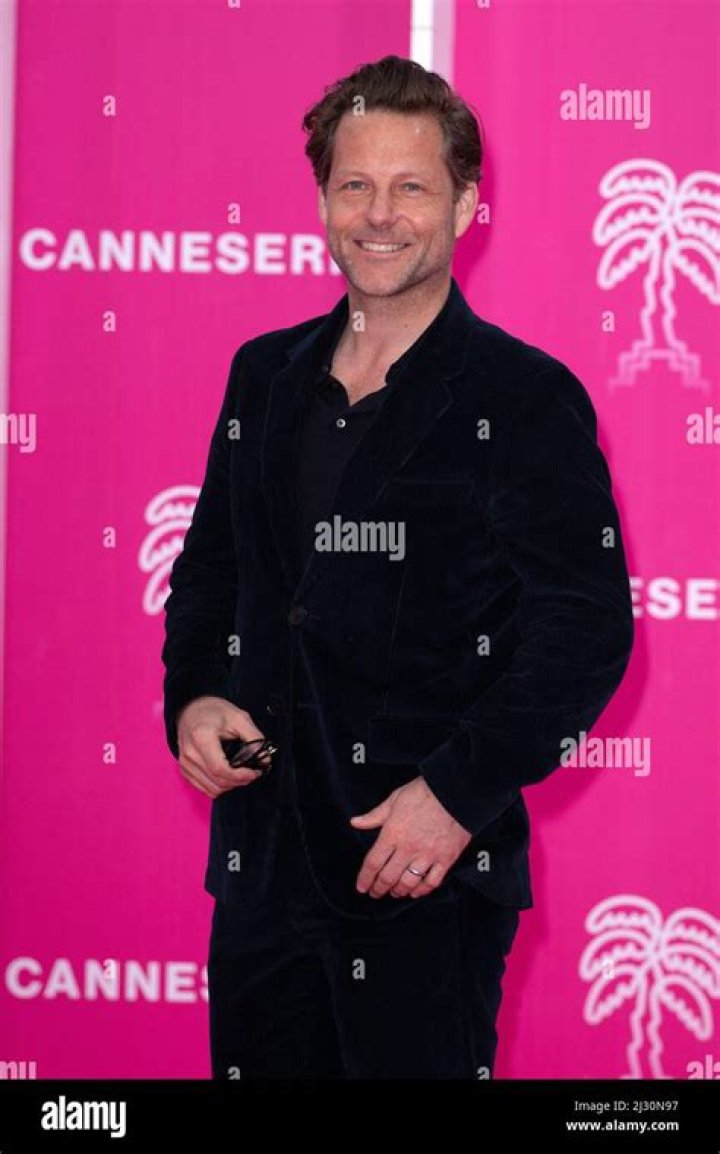 Jamie Bamber Height, Weight, Net Worth, Age, Birthday, Wikipedia, Who, Nationality, Biography