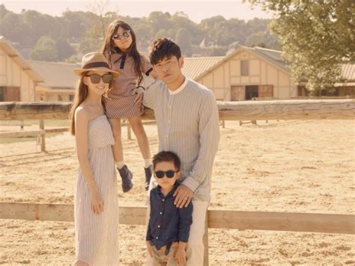 Jay Chou family, wife , children, parents, siblings