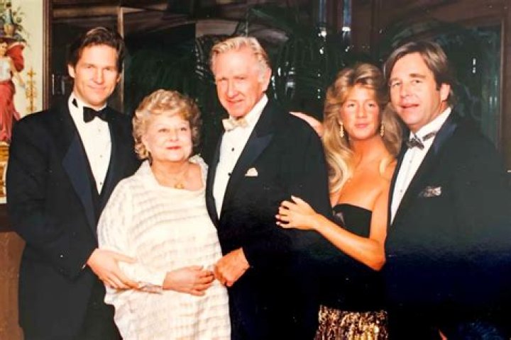 Jeff Bridges parents: Lloyd Bridges, Dorothy Bridges