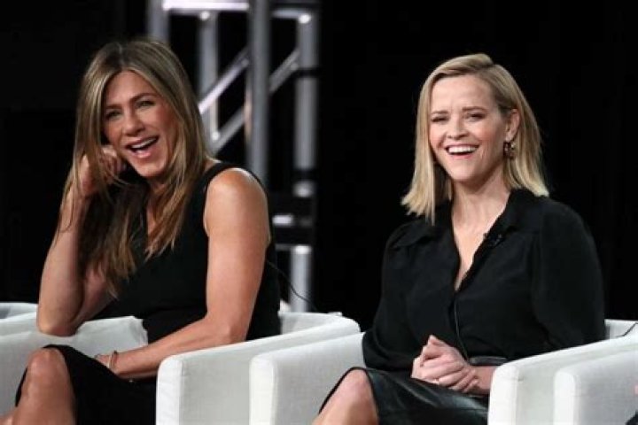 Jennifer Aniston And Reese Witherspoon Take A Trip Down Memory Lane And Recreate Friends Scene