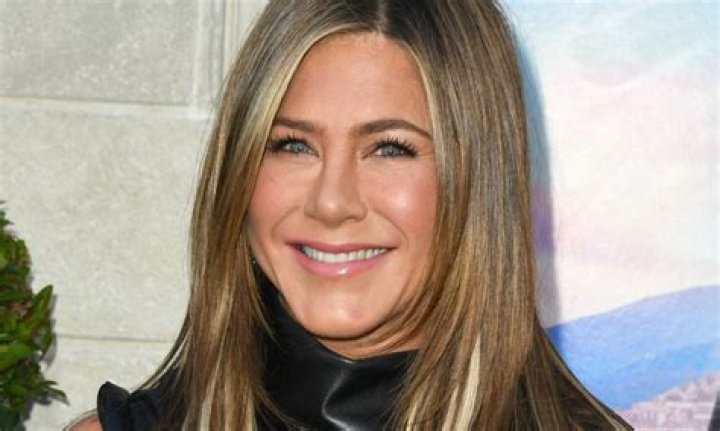 Jennifer Aniston Talks Online Dating And Plans For Marriage!