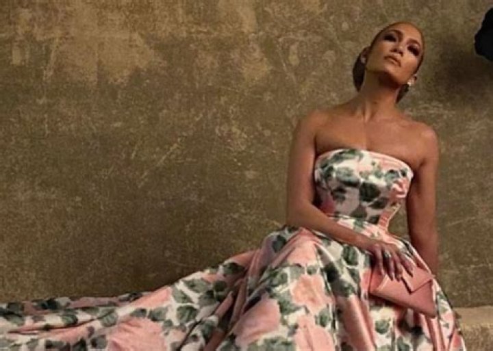 Jennifer Lopez Kicks Off Awards Season In Richard Quinn Pink Floral Gown At The Palm Springs International Film Festival Gala — Photo Slideshow