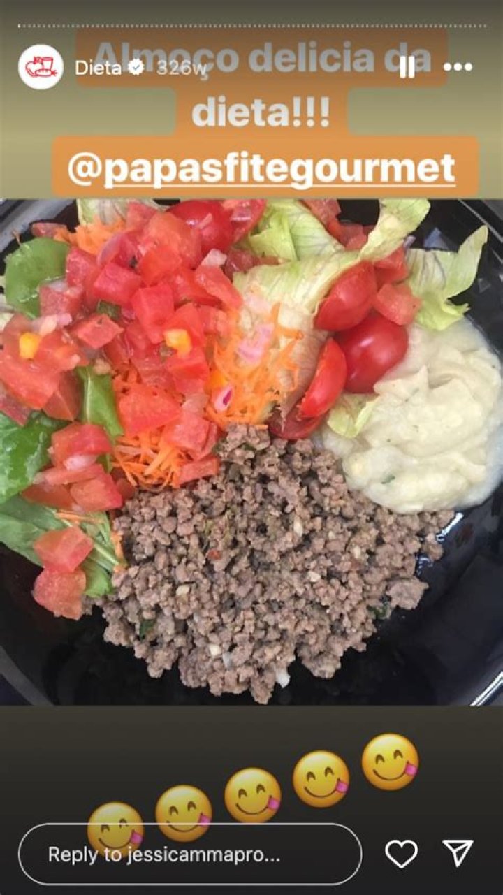 Jessica Andrade in Workout Gear Exercises for "Another Victory" — Celebwell