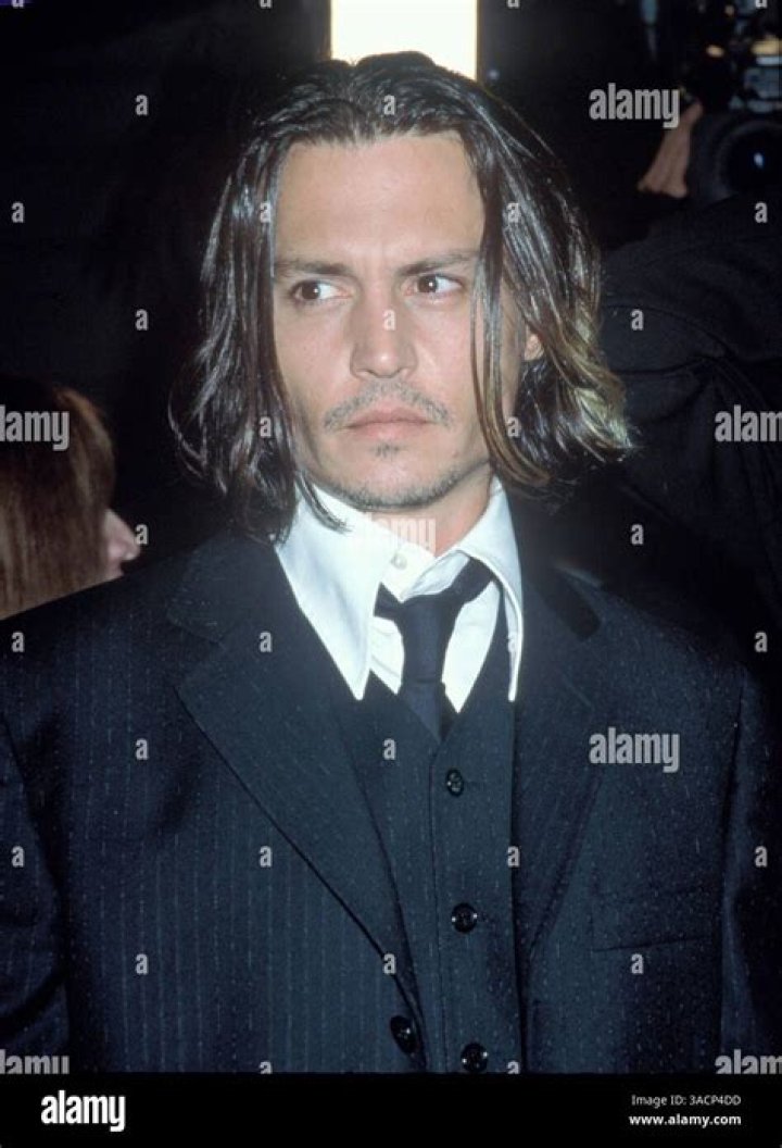 Johnny Depp Biography - Facts, Childhood, Family Life & Achievements