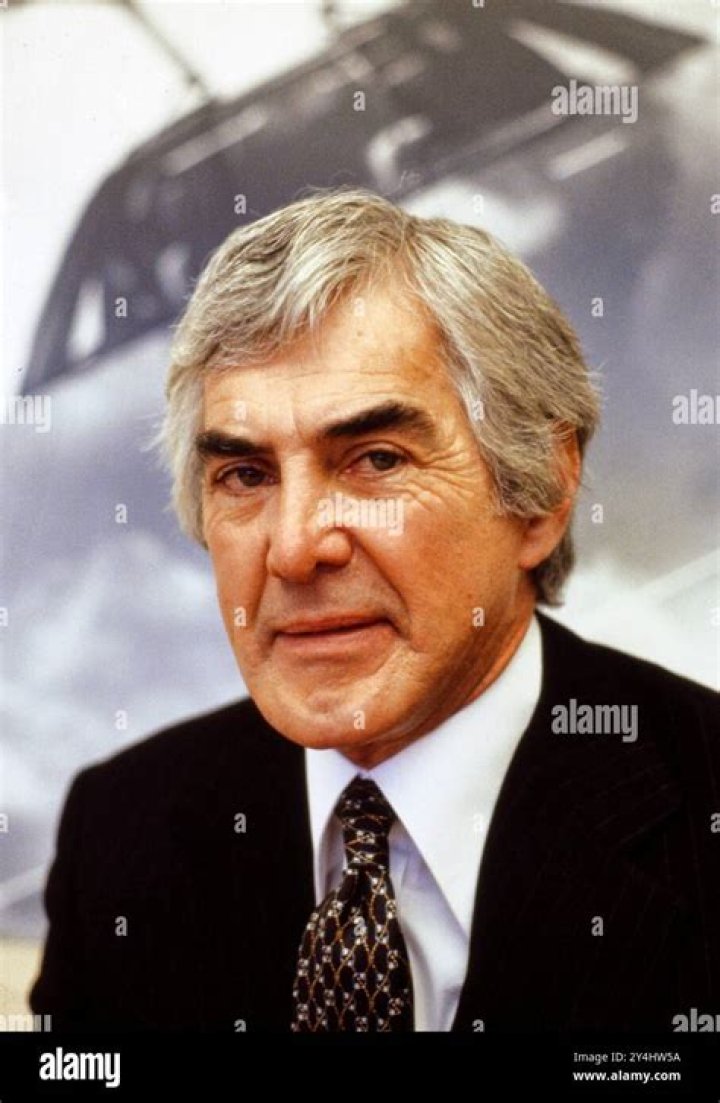 John DeLorean Biography - Facts, Childhood, Family Life & Achievements
