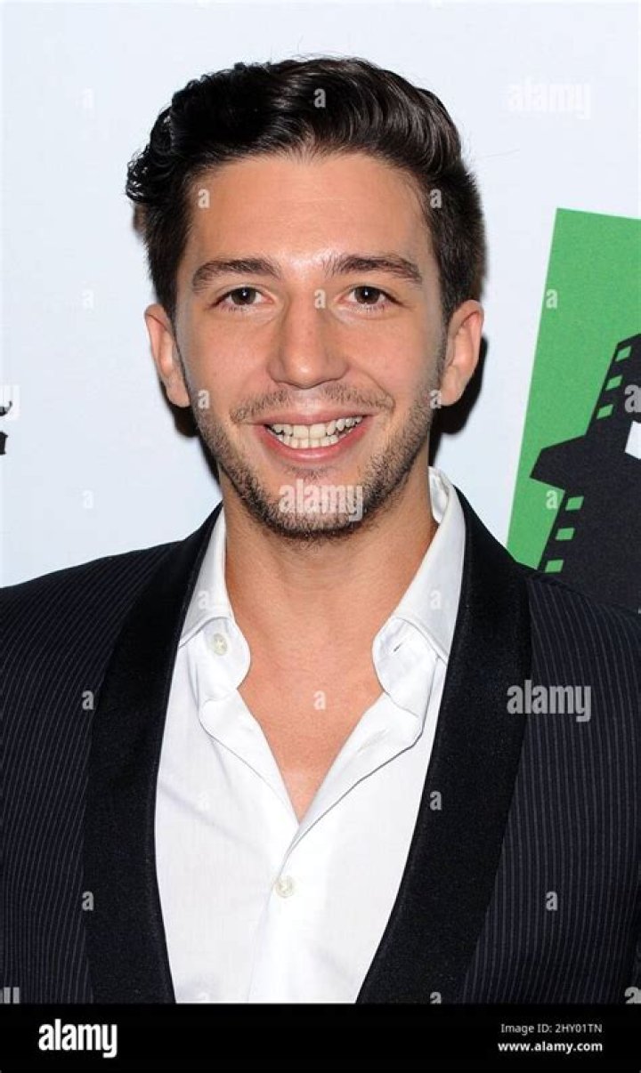 John Magaro Biography - Facts, Childhood, Family Life & Achievements