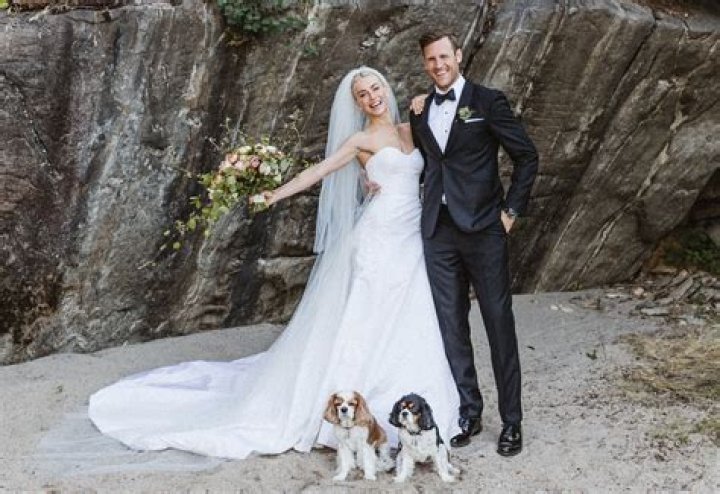 Julianne Hough And Brooks Laich Reportedly On A Break After Only 2 Years Of Marriage