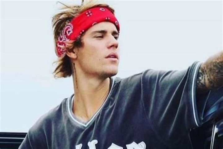 Justin Bieber Gets Emotional While Performing At Church