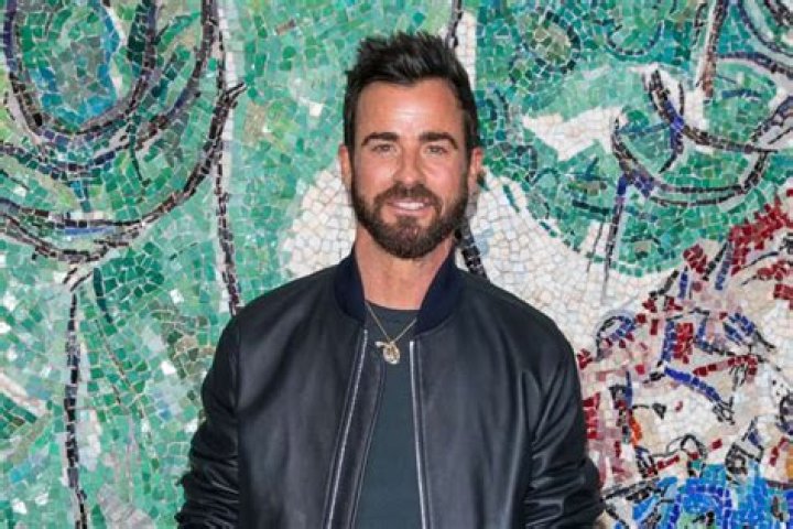Justin Theroux Accuses His Neighbor Of Being A Creep For Spying On His Apartment