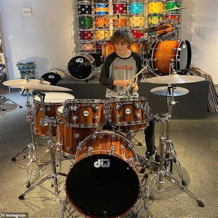
Kai Neukermans Was invited to Play Drums At Pearl Jam Concert, What Happened To Drummer Matt Cameron? 