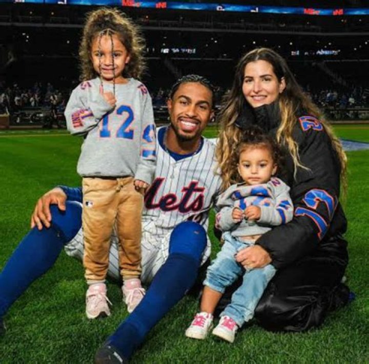 
Katia Reguero Lindor, Francisco Lindor Wife And Daughter Kalina Lindor 