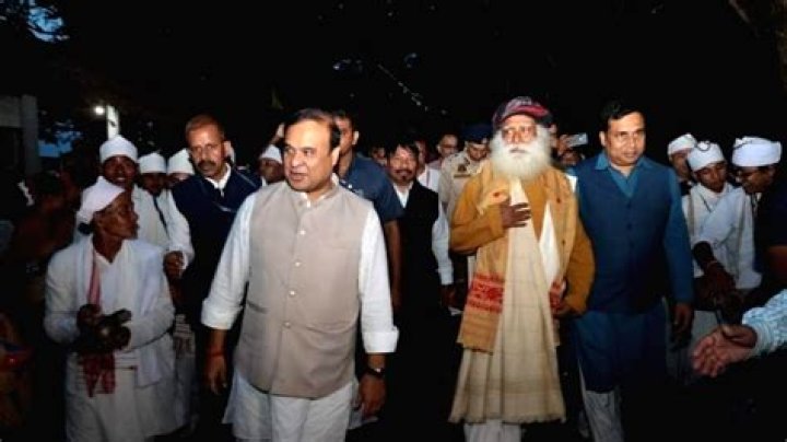 
Kaziranga ‘evening safari’: Activists slams Assam CM, Sadhguru for breaking law 