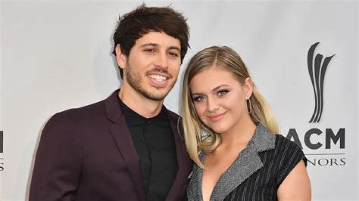 
Kelsea Ballerini and Morgan Evans Reach Settlement Agreement 2 Months After She Filed for Divorce 