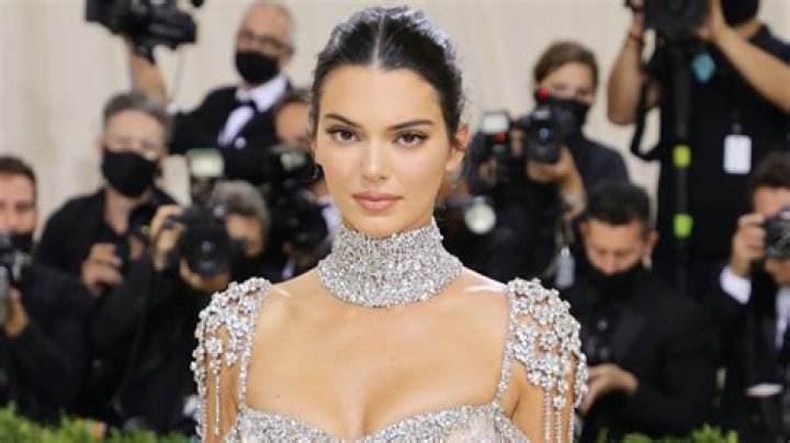 Instagram is apparently cool with Kendall Jenner violating its strict nude policy