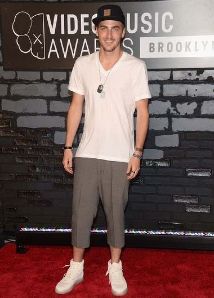 Kendall Schmidt Height Weight Body Measurements Shoe Size Age Facts