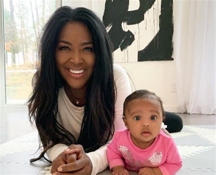Kenya Moore Gets Mom-Shamed And Kicked Out Of Restaurant With Baby Brooklyn — ‘RHOA’ Star Shares Embarrassing Incident