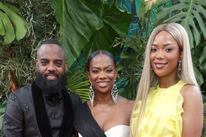 Kenya Moore Poses With Kandi Burruss And Cynthia Bailey And Fans Call Them Boss Ladies