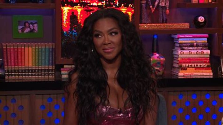 Kenya Moore’s Fans Are Debating RHOA On Her Social Media Account – The Famous Wig Issue Comes Up