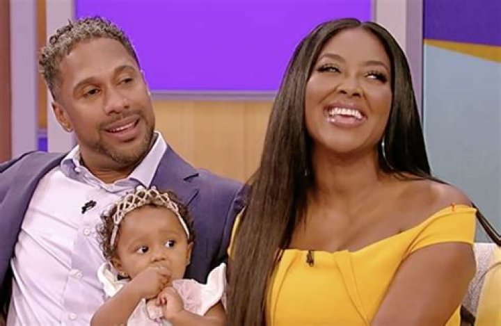 Kenya Moore’s Video Featuring Baby Brooklyn Will Make You Smile – Brookie Wants To See Her Dad