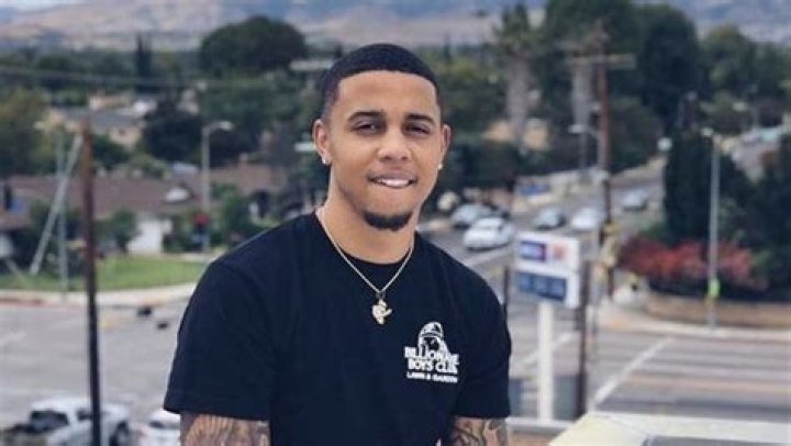 Khayman Burton – Bio, Facts, Family Life of Viner & Vlogger