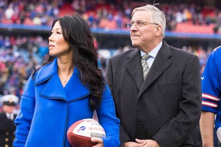 Kim Pegula parents: Marilyn Kerr, Ralph Kerr
