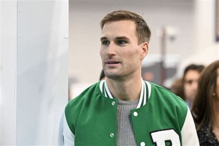 Kirk Cousins contract, salary, team, net worth, wife, kids, fantasy