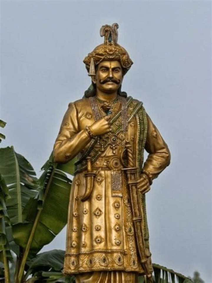 Krishnadevaraya Biography - Childhood, Life Achievements & Timeline