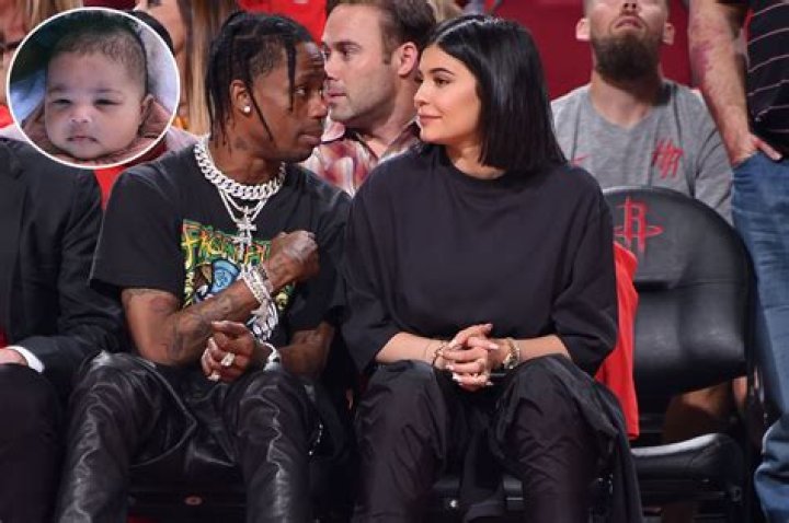 KUWK: Kylie Jenner Sparks Pregnancy Rumors Again And Then Laughs Them Off!