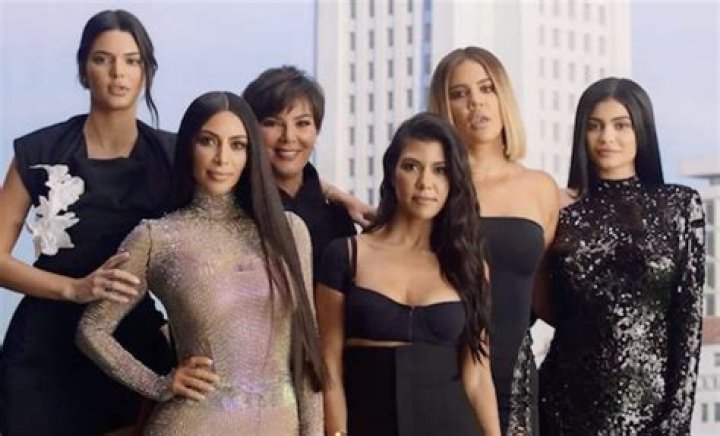 KUWK: Rob Kardashian’s Fans Think He’s Ready To Come Back Into The Spotlight – Here’s Why!