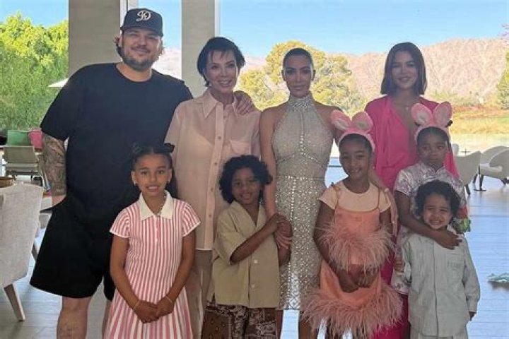 KUWTK: Rob Kardashian Looks Happy And Healthy While Partying With His Family At Kim Kardashian’s Birthday Bash
