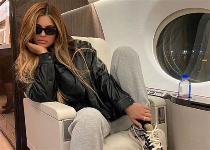 Kylie Jenner Stuns With Honey Blond Tresses After Trademarking Kylie Hair