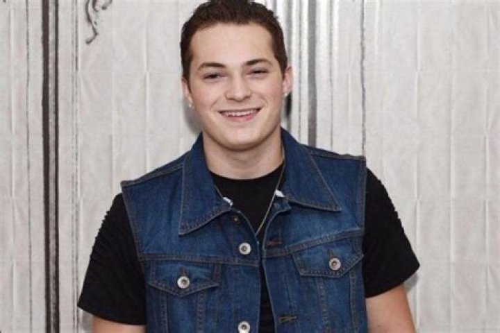 Lance Stewart Biography - Facts, Childhood, Family Life & Achievements