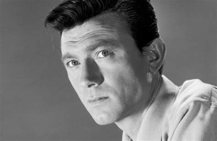 Laurence Harvey Biography - Childhood, Life Achievements & Timeline