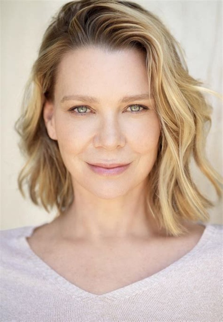 Laurie Holden Biography - Facts, Childhood, Family Life & Achievements