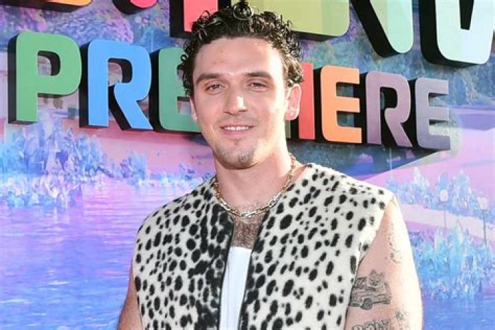 Lauv Biography - Facts, Childhood, Family Life & Achievements