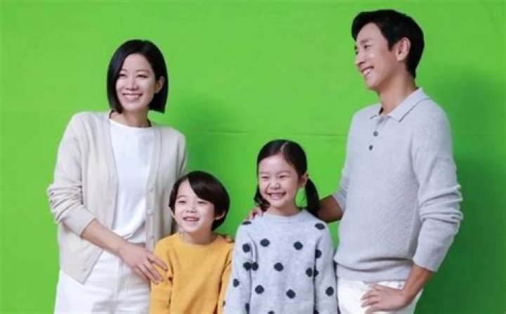 Lee Sun-Kyun family, wife, children, parents, siblings