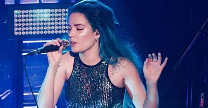 Famous Libra Pop Singers