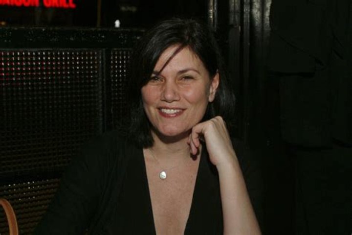 Linda Fiorentino Biography - Facts, Childhood, Family Life & Achievements