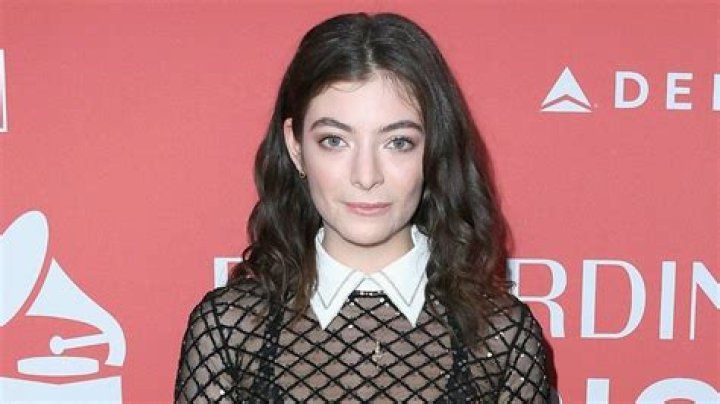 Lorde Reveals She’s Finally Got New Music In The Works After Time Away From The Spotlight – Details!